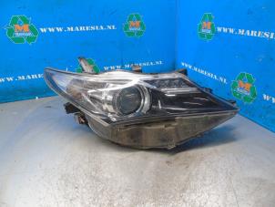 Gebruikte Koplamp rechts Toyota Auris Touring Sports (E18) 1.8 16V Hybrid Prijs € 367,50 Margeregeling aangeboden door Maresia Auto Recycling B.V.