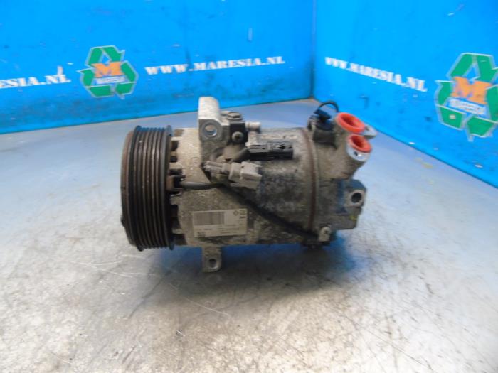 Gebruikte Aircopomp Renault Captur I (2R) 0.9 Energy TCE 12V Prijs € 131,25 Margeregeling aangeboden door Maresia Auto Recycling B.V.