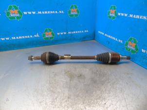 Gebruikte Homokineetas links-voor Renault Clio IV (5R) 0.9 Energy TCE 90 12V Prijs € 73,50 Margeregeling aangeboden door Maresia Auto Recycling B.V.