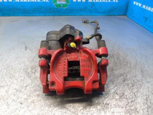 Gebruikte Remklauw (Tang) rechts-achter Ford Mondeo V Wagon 2.0 Hybrid 16V Prijs € 183,75 Margeregeling aangeboden door Maresia Auto Recycling B.V.