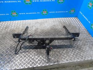 Gebruikte Trekhaak Ford Mondeo V Wagon 2.0 Hybrid 16V Prijs € 210,00 Margeregeling aangeboden door Maresia Auto Recycling B.V.