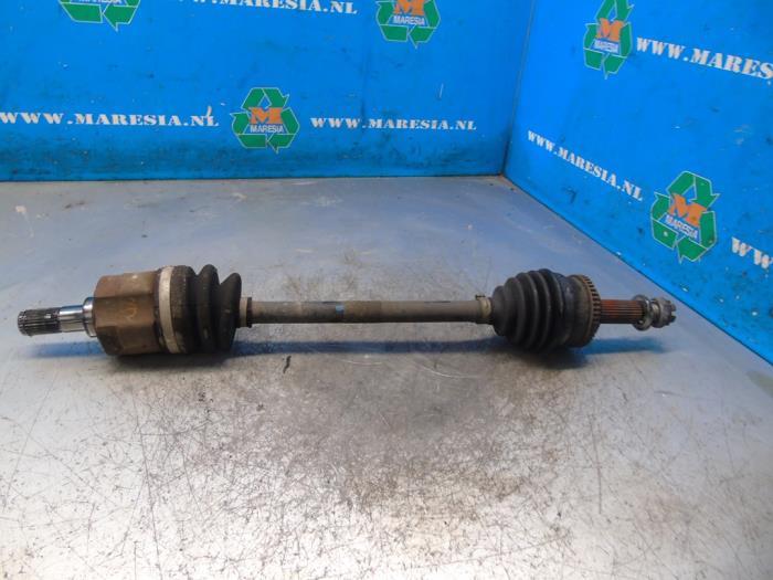 Gebruikte Aandrijfas links-voor Hyundai i30 (FD) 1.6 CVVT 16V Prijs € 78,75 Margeregeling aangeboden door Maresia Auto Recycling B.V.