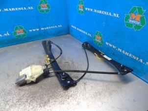 Gebruikte Ruitmechaniek 4Deurs links-voor Skoda Rapid 1.2 TSI 16V Prijs € 73,50 Margeregeling aangeboden door Maresia Auto Recycling B.V.