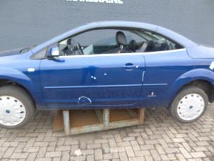 Gebruikte Deur 2Deurs links Ford Focus 2 C+C 2.0 16V Prijs € 131,25 Margeregeling aangeboden door Maresia Auto Recycling B.V.