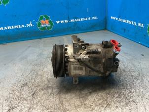 Gebruikte Pomp Airco Renault Captur (2R) 1.2 TCE 16V EDC Prijs € 105,00 Margeregeling aangeboden door Maresia Auto Recycling B.V.