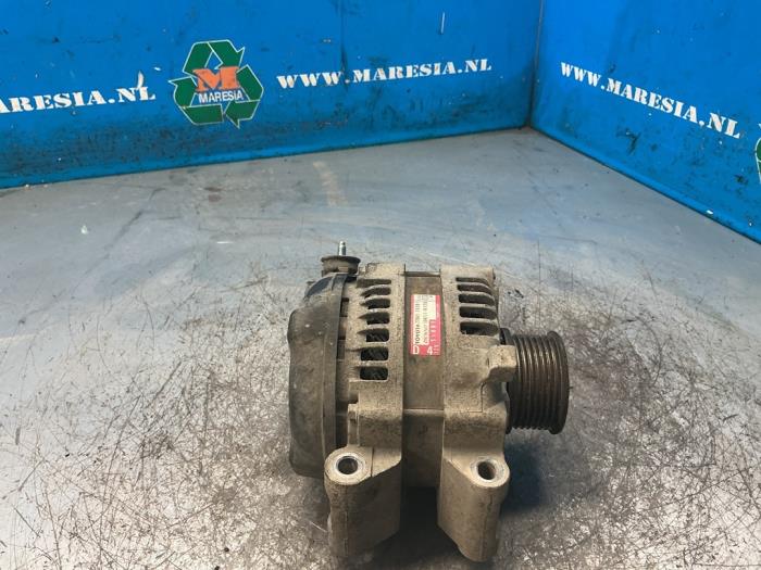 Gebruikte Alternator Toyota RAV4 (A4) 2.2 D-4D 16V 4x4 Prijs € 157,50 Margeregeling aangeboden door Maresia Auto Recycling B.V.