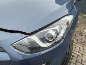 Gebruikte Koplamp links Hyundai i30 (GDHB5) 1.4 16V Prijs € 210,00 Margeregeling aangeboden door Maresia Auto Recycling B.V.