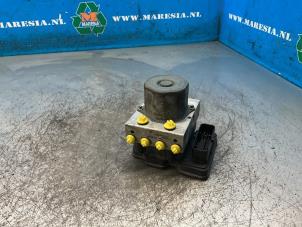 Gebruikte ABS Pomp Mercedes E (W212) E-200 2.0 Turbo 16V Prijs € 157,50 Margeregeling aangeboden door Maresia Auto Recycling B.V.