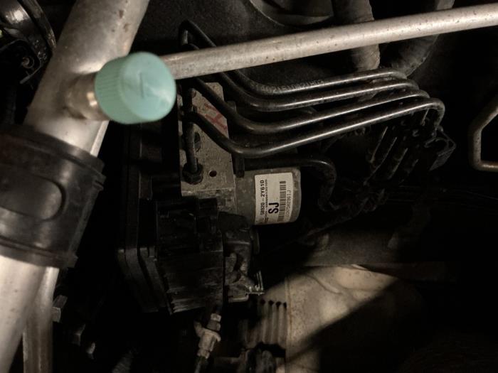 Gebruikte ABS Pomp Hyundai iX35 (LM) 1.6 GDI 16V Prijs € 131,25 Margeregeling aangeboden door Maresia Auto Recycling B.V.