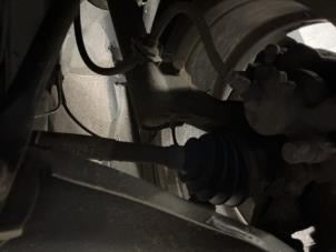 Gebruikte Homokineetas links-voor Dacia Sandero II 0.9 TCE 12V Prijs € 47,25 Margeregeling aangeboden door Maresia Auto Recycling B.V.