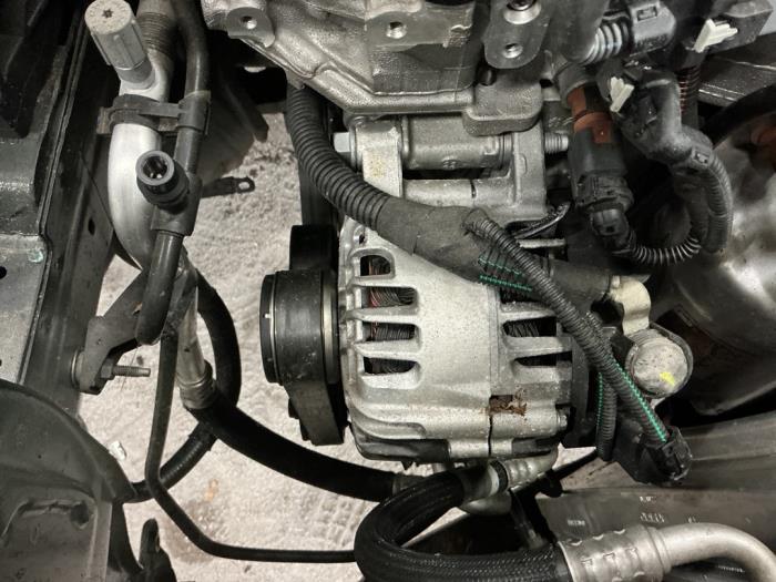 Gebruikte Dynamo Opel Corsa F (UB/UH/UP) 1.2 12V 75 Prijs € 99,75 Margeregeling aangeboden door Maresia Auto Recycling B.V.
