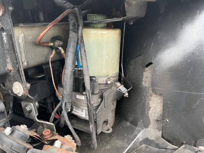 Gebruikte Servopomp Volkswagen Polo V (6R) 1.2 TSI Prijs € 105,00 Margeregeling aangeboden door Maresia Auto Recycling B.V.