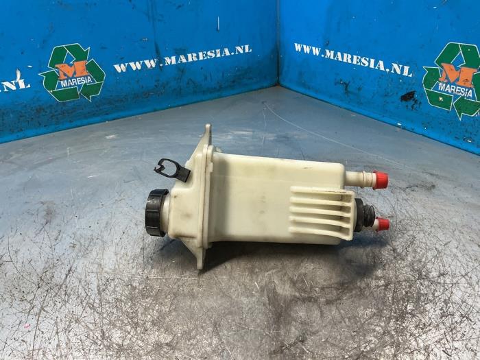 Gebruikte Servo Oliereservoir Fiat Ducato (250) 2.3 D 130 Multijet Prijs € 36,75 Margeregeling aangeboden door Maresia Auto Recycling B.V.