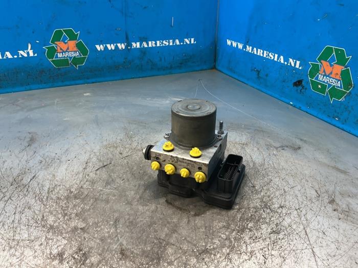 Gebruikte ABS Pomp Fiat Ducato (250) 2.3 D 130 Multijet Prijs € 262,50 Margeregeling aangeboden door Maresia Auto Recycling B.V.