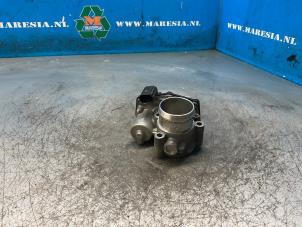 Gebruikte Gasklephuis Ford Focus 3 Wagon 1.0 Ti-VCT EcoBoost 12V 125 Prijs € 47,25 Margeregeling aangeboden door Maresia Auto Recycling B.V.