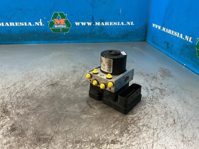 Gebruikte ABS Pomp Toyota Yaris II (P9) 1.3 16V VVT-i Prijs € 131,25 Margeregeling aangeboden door Maresia Auto Recycling B.V.