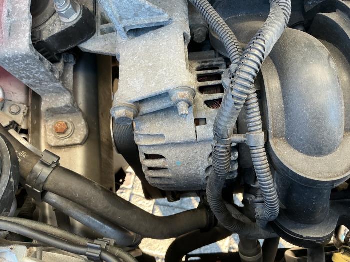 Gebruikte Dynamo Ford C-Max (DXA) 1.6 Ti-VCT 16V Prijs € 52,50 Margeregeling aangeboden door Maresia Auto Recycling B.V.