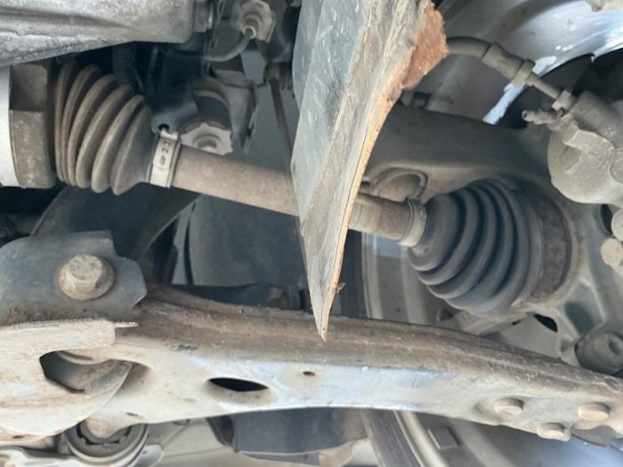 Gebruikte Steekas links-voor Ford C-Max (DXA) Prijs € 157,50 Margeregeling aangeboden door Maresia Auto Recycling B.V.