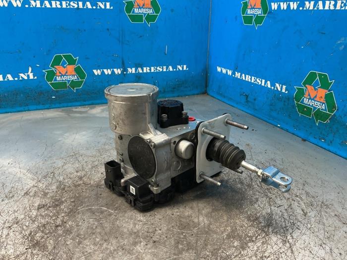 Gebruikte ABS Pomp Hyundai Tucson (NX) 1.6 T-GDI HEV Prijs € 367,50 Margeregeling aangeboden door Maresia Auto Recycling B.V.