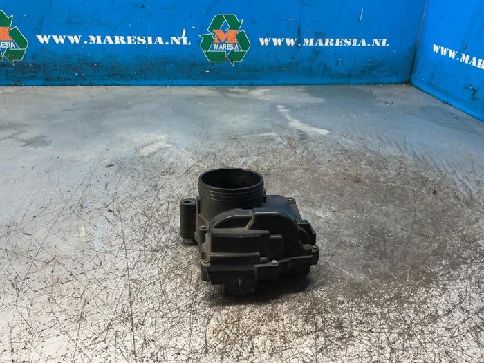 Gebruikte Gasklephuis Citroen C3 Picasso (SH) 1.4 16V VTI 95 Prijs € 42,00 Margeregeling aangeboden door Maresia Auto Recycling B.V.