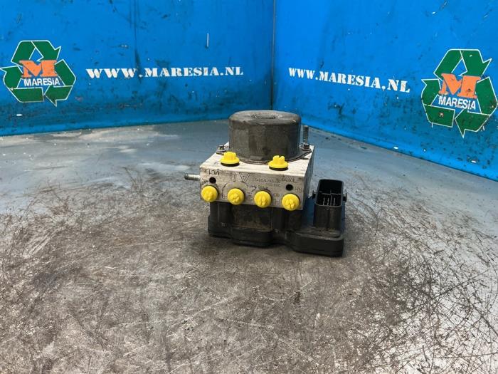 Gebruikte ABS Pomp Nissan Micra (K13) 1.2 12V Prijs € 157,50 Margeregeling aangeboden door Maresia Auto Recycling B.V.