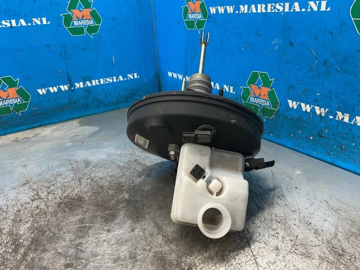Gebruikte Rembol Renault Twingo III (AH) 1.0 SCe 75 12V Prijs € 52,50 Margeregeling aangeboden door Maresia Auto Recycling B.V.