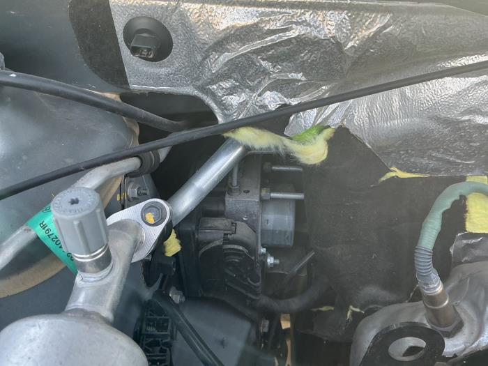 Gebruikte ABS Pomp Dacia Sandero II 0.9 TCE 12V Prijs € 157,50 Margeregeling aangeboden door Maresia Auto Recycling B.V.