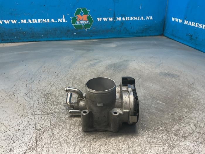 Gebruikte Gasklephuis Hyundai i20 (GBB) 1.2i 16V Prijs € 63,00 Margeregeling aangeboden door Maresia Auto Recycling B.V.