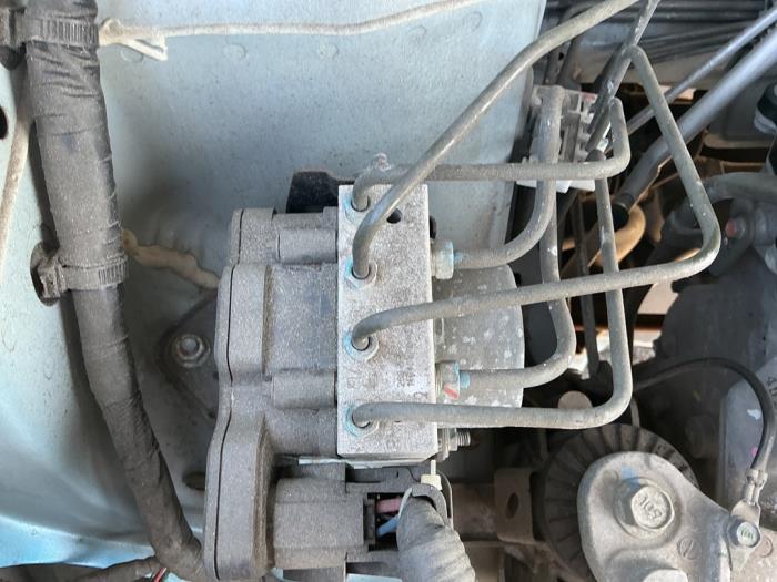 Gebruikte ABS Pomp Mitsubishi Space Star (A0) 1.0 12V Prijs € 105,00 Margeregeling aangeboden door Maresia Auto Recycling B.V.