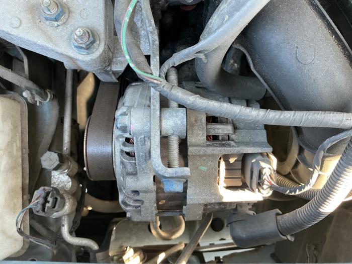 Gebruikte Dynamo Mitsubishi Space Star (A0) 1.0 12V Prijs € 52,50 Margeregeling aangeboden door Maresia Auto Recycling B.V.