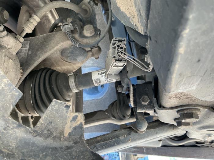 Gebruikte Steekas rechts-voor Mini Mini (F56) 1.5 12V One D Prijs € 105,00 Margeregeling aangeboden door Maresia Auto Recycling B.V.