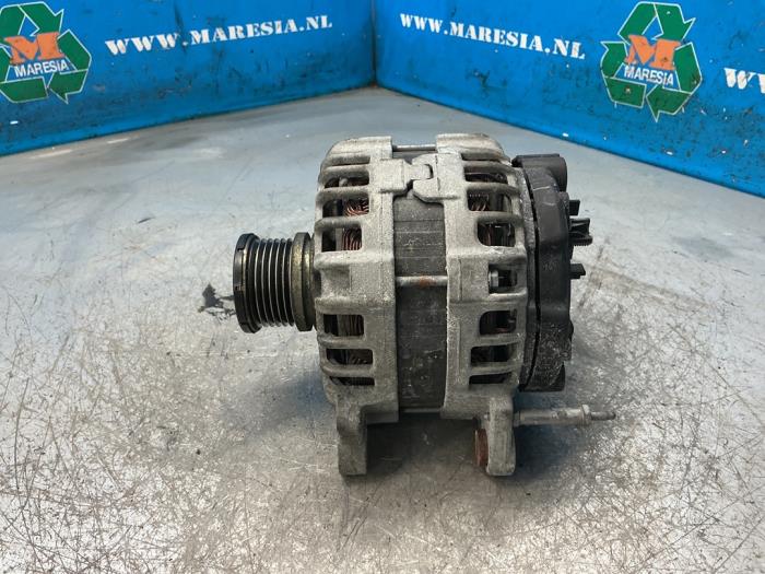 Gebruikte Dynamo Volkswagen Beetle (16AB) 2.0 TDI 16V Prijs € 105,00 Margeregeling aangeboden door Maresia Auto Recycling B.V.