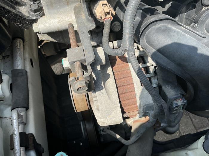 Gebruikte Dynamo Kia Rio III (UB) 1.2 CVVT 16V Prijs € 52,50 Margeregeling aangeboden door Maresia Auto Recycling B.V.
