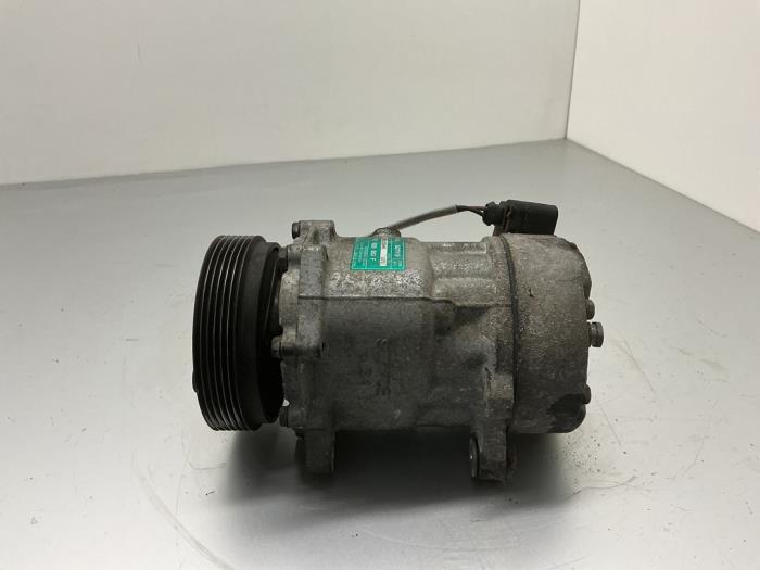 Gebruikte Pomp Airco Volkswagen Caddy III (2KA,2KH,2CA,2CH) 2.0 SDI Prijs € 73,50 Margeregeling aangeboden door Maresia Auto Recycling B.V.