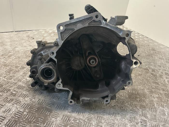 Gebruikte Versnellingsbak Seat Ibiza ST (6J8) 1.0 EcoTSI 12V Prijs € 393,75 Margeregeling aangeboden door Maresia Auto Recycling B.V.