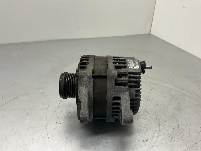Gebruikte Dynamo Nissan Micra (K13) 1.2 12V DIG-S Prijs € 52,50 Margeregeling aangeboden door Maresia Auto Recycling B.V.
