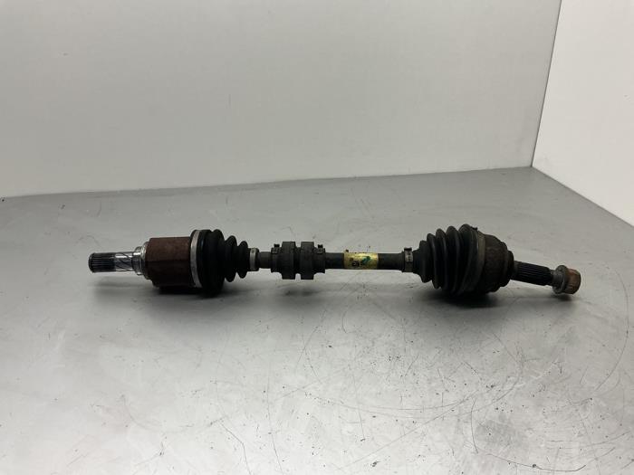 Gebruikte Steekas links-voor Nissan Micra (K13) 1.2 12V DIG-S Prijs € 52,50 Margeregeling aangeboden door Maresia Auto Recycling B.V.