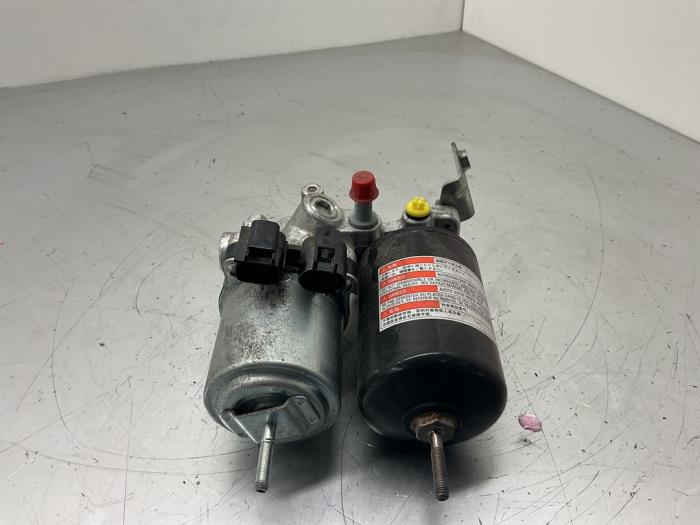 Gebruikte Rembooster Toyota RAV4 (A4) 2.5 Hybrid 16V VVT-i 4x4 Prijs € 420,00 Margeregeling aangeboden door Maresia Auto Recycling B.V.