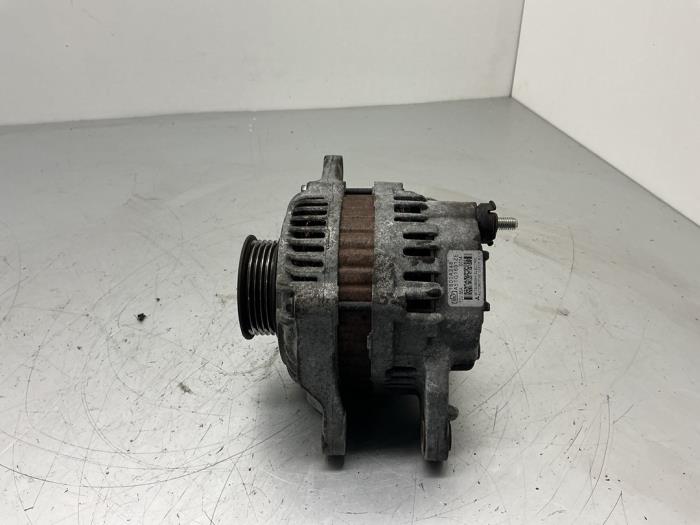 Gebruikte Dynamo Mitsubishi Colt (Z2/Z3) 1.5 16V Prijs € 52,50 Margeregeling aangeboden door Maresia Auto Recycling B.V.