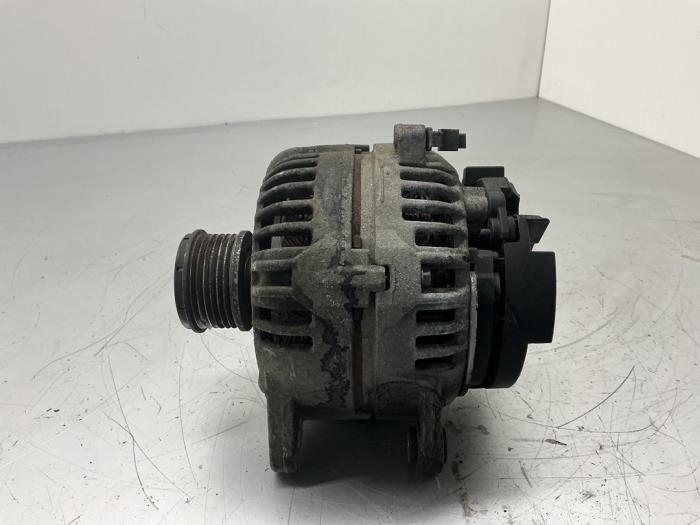 Gebruikte Alternator Nissan Qashqai (J10) 1.5 dCi DPF Prijs € 52,50 Margeregeling aangeboden door Maresia Auto Recycling B.V.