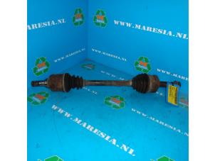 Gebruikte Steekas links-voor Nissan Almera Tino (V10M) 1.8 16V Prijs € 42,00 Margeregeling aangeboden door Maresia Auto Recycling B.V.