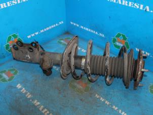 Gebruikte Mac Phersonpoot rechts-voor Toyota Auris (E15) 2.0 D-4D-F 16V Prijs € 63,00 Margeregeling aangeboden door Maresia Auto Recycling B.V.