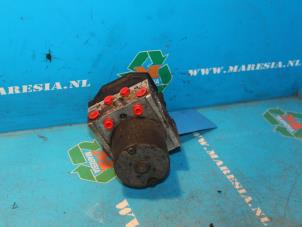 Gebruikte ABS Pomp Ford Mondeo III 2.0 TDCi/TDDi 115 16V Prijs € 36,75 Margeregeling aangeboden door Maresia Auto Recycling B.V.