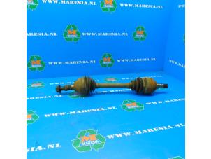 Gebruikte Steekas links-voor Opel Vectra C Caravan 2.0 DTI 16V Prijs € 47,25 Margeregeling aangeboden door Maresia Auto Recycling B.V.