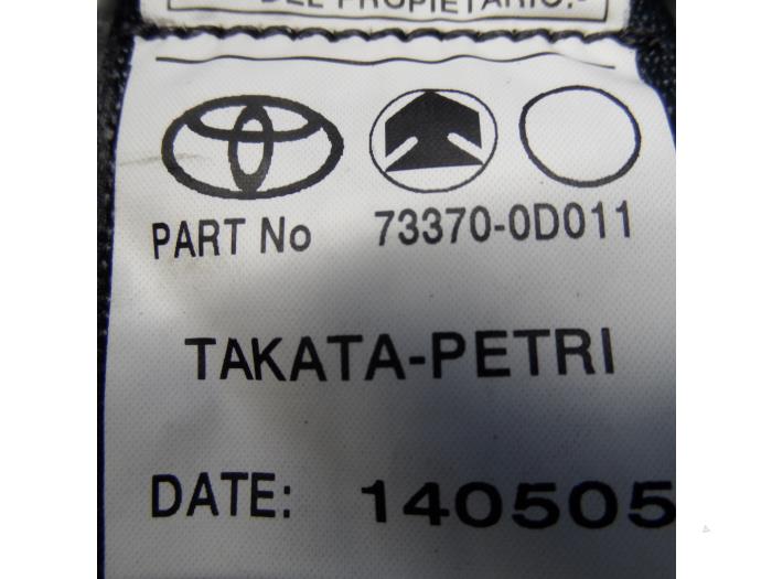 Rear seatbelt, left Toyota Yaris
