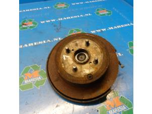 Gebruikte Asschenkel links-achter Toyota Corolla (E12) 1.6 16V VVT-i Prijs € 47,25 Margeregeling aangeboden door Maresia Auto Recycling B.V.