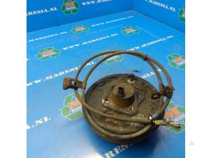 Gebruikte Asschenkel links-achter Toyota Yaris Verso (P2) 1.5 16V Prijs € 47,25 Margeregeling aangeboden door Maresia Auto Recycling B.V.