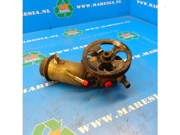 Gebruikte Servopomp Toyota Yaris Verso (P2) 1.5 16V Prijs € 78,75 Margeregeling aangeboden door Maresia Auto Recycling B.V.