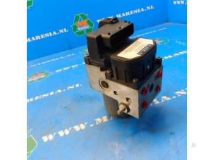 Gebruikte ABS Pomp Toyota Corolla (E12) 2.0 D-4D 16V 90 Prijs € 47,25 Margeregeling aangeboden door Maresia Auto Recycling B.V.