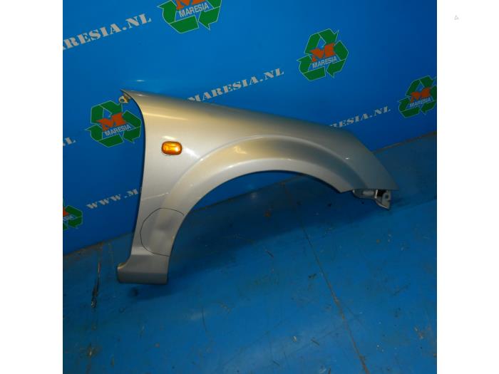 Front wing, right Toyota MR II
